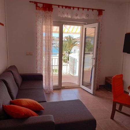 Apartman Rebeka Jezera Ngoại thất bức ảnh