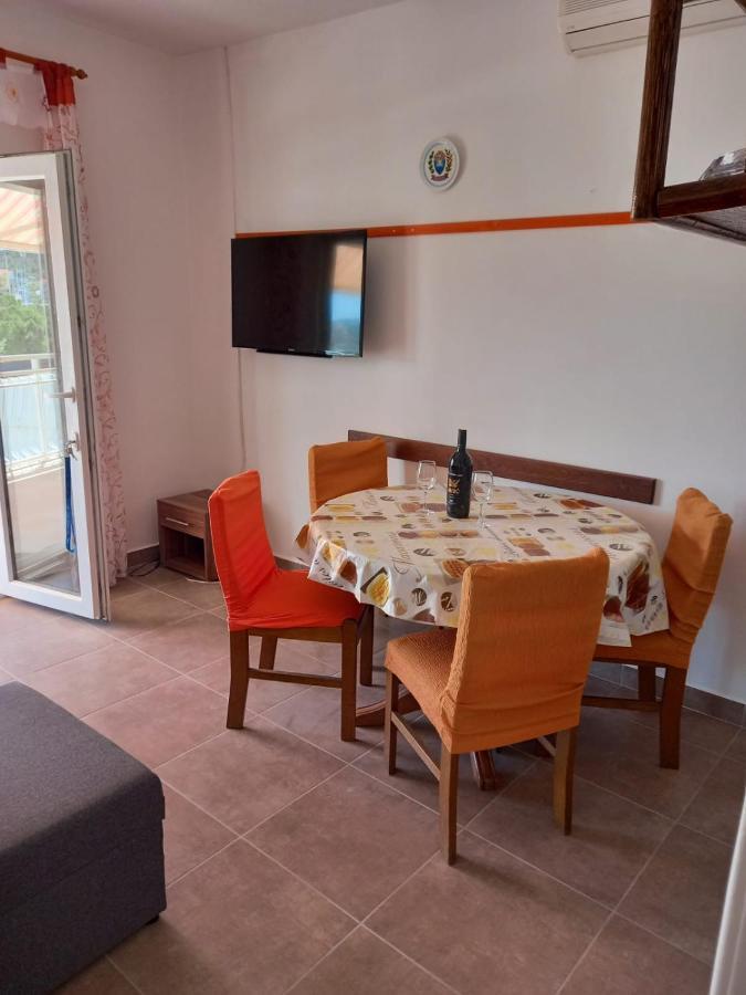 Apartman Rebeka Jezera Ngoại thất bức ảnh