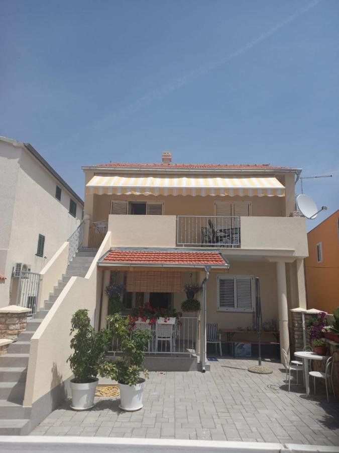 Apartman Rebeka Jezera Ngoại thất bức ảnh