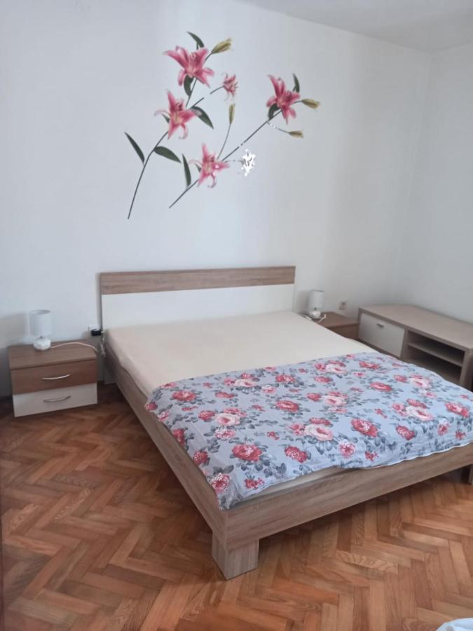 Apartman Rebeka Jezera Ngoại thất bức ảnh