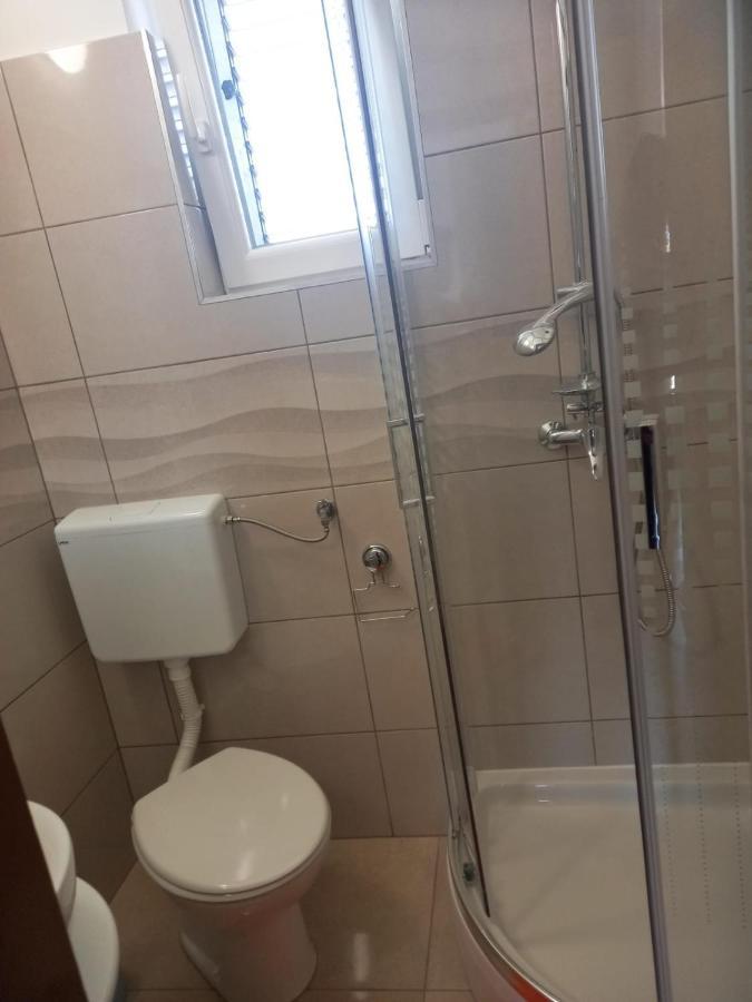 Apartman Rebeka Jezera Ngoại thất bức ảnh